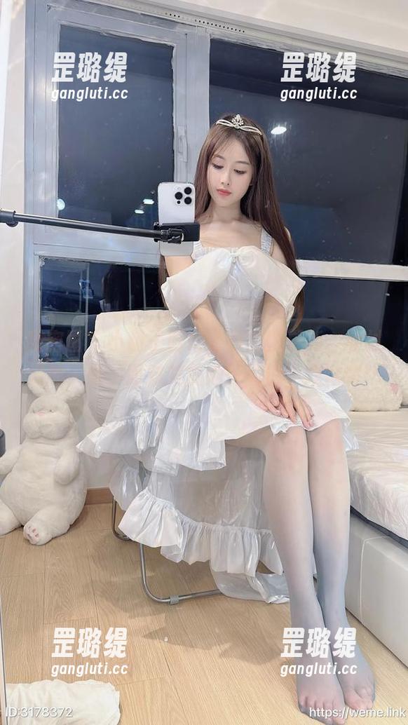 小萌子 微密圈 - 小萌子厨娘系列全新更新,身材没的一说,面对美食她好像也不放过啊!