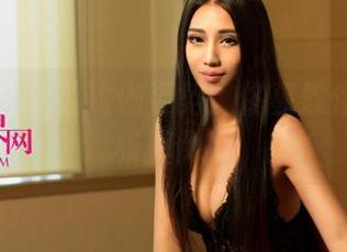 尤果网 – 精选瑜伽姿势：佟蔓教你如何优雅摔倒！
