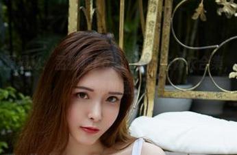 尤物馆 – 资源揭秘：孟狐狸FoxYini的连体衣合集，绝对让你心跳加速！