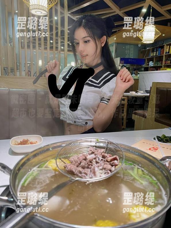 就是阿朱啊 微密圈 - 就是阿朱啊与无圣光的较量,逛超市也要坚定撸猫的决心,作品里满是呆萌!