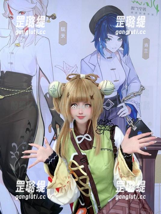 私房图包里有啥？嶋葵、加藤惠和南小鸟的绝妙结合，让我忍不住多看几眼，这就是命吧？