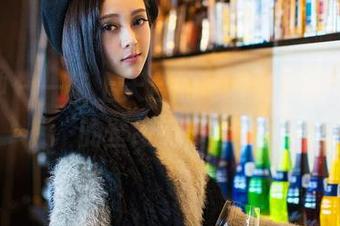 推女神 – 一场上天台的写真约会，王语纯的壁纸有多撩？