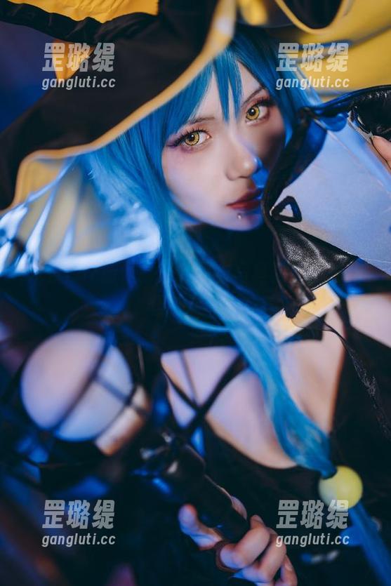 末夜787 末夜787新作:白色内衣写真更新,简约,但心跳不断!