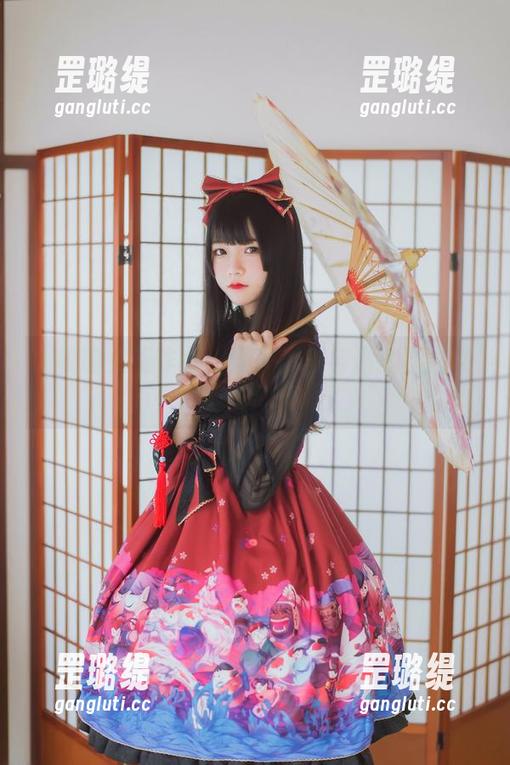 桜桃喵女王作品：谁说甜美与霸气不能共存？