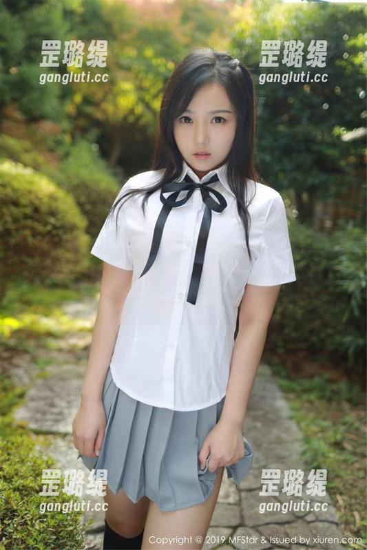 模范学院 - 海边的卤蛋luna，作品里每张美图透露着神秘色彩，好想探索一下日常背后的故事。