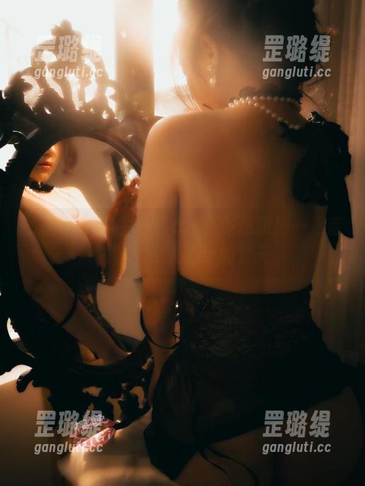 樱晚gigi 樱晚gigi的牛仔裤cos:多想跟她一起走进那个令人心动的夏天