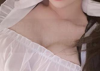 拿着次屁啦的白裙，我觉得自己也能当模特了！下载地址在这里哦。