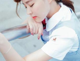 波萝社 – Monkey_小潘鼠的最新套装合集：时尚与幽默的完美交汇，欢迎你的眼睛！