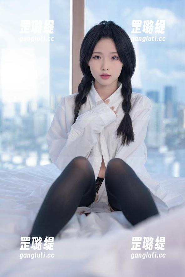 水手服也能穿出清水由乃的态度，点击下载，来一发？