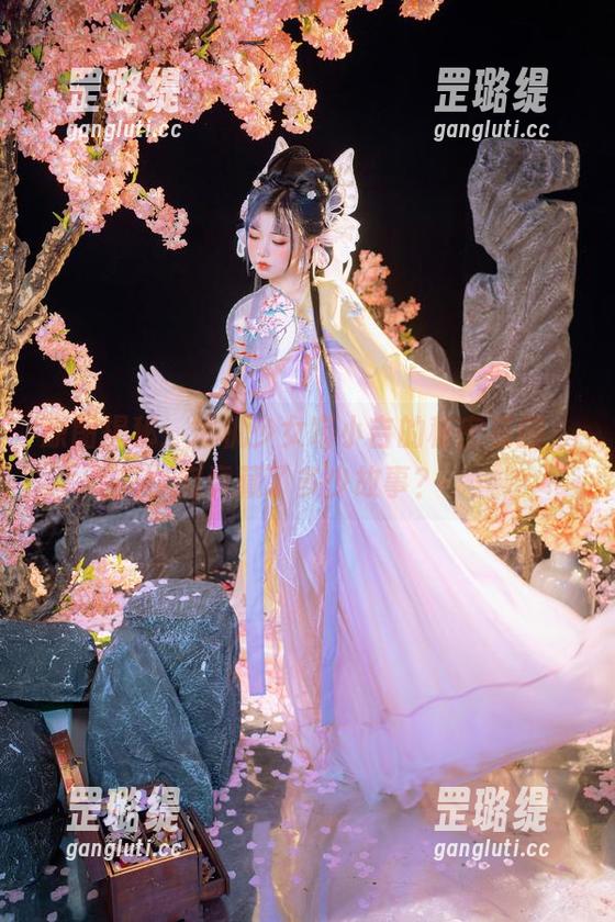 原图揭秘：爆机少女喵小吉的秘密花园，究竟藏了多少故事？