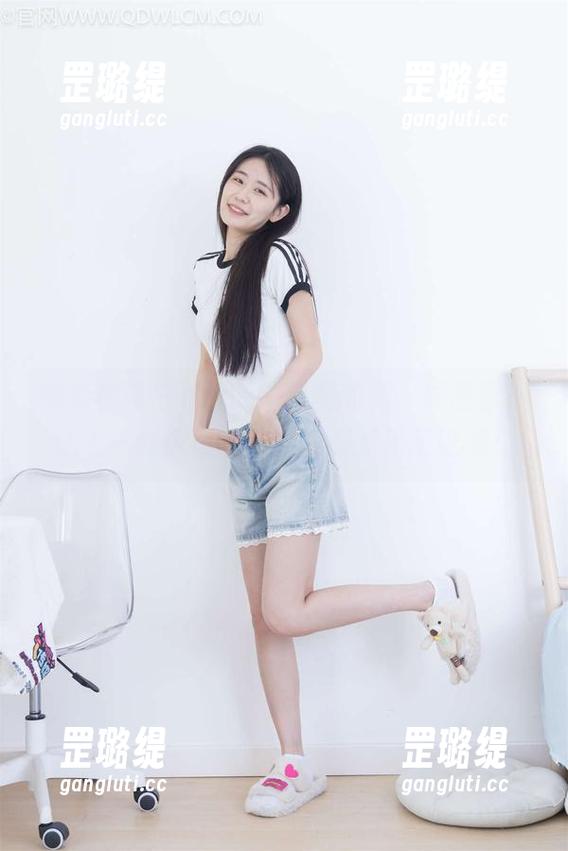 物恋传媒-elise 物恋传媒 - elise的燃烧的花,原图直接让人一秒沉迷,图册实在是过于诱惑!