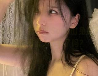 夏日泳衣疯：特软儿Sona的免费下载，准备好浸入水中了吗？