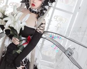 这张猫田圣奈奈的泳池图片，简直是“水上仙女”的真实写照！