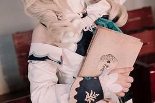 白莉爱吃巧克力化身蕾姆兔女郎，这套图我已下载，一起瞧瞧吧！