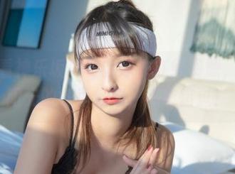 来看看神乐坂真冬的泳衣在线资源，充满阳光的冬季幻想，不容错过！