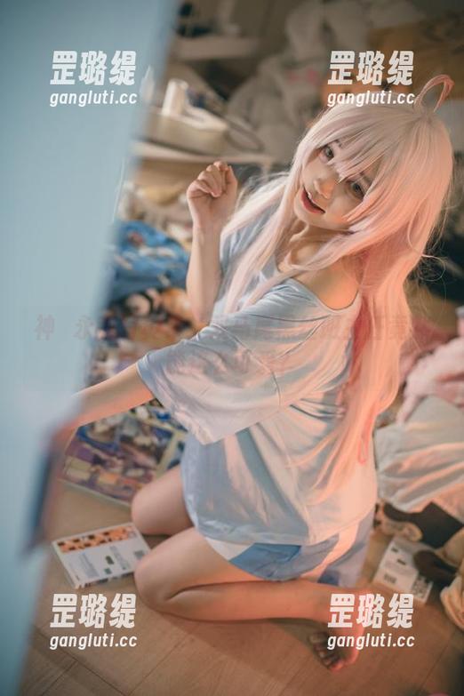 神沢永莉 神沢永莉写真集:双马尾黑丝班主任竟然能这么可爱?