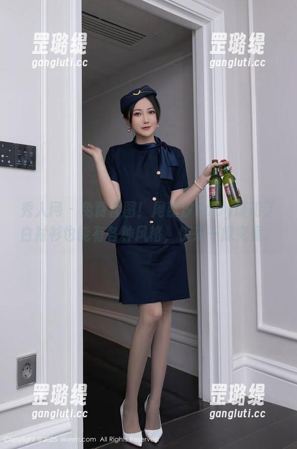 秀人网 - 免费套图！周慕汐baby证明了白衬衫也能有各种风格，快来一探究竟。