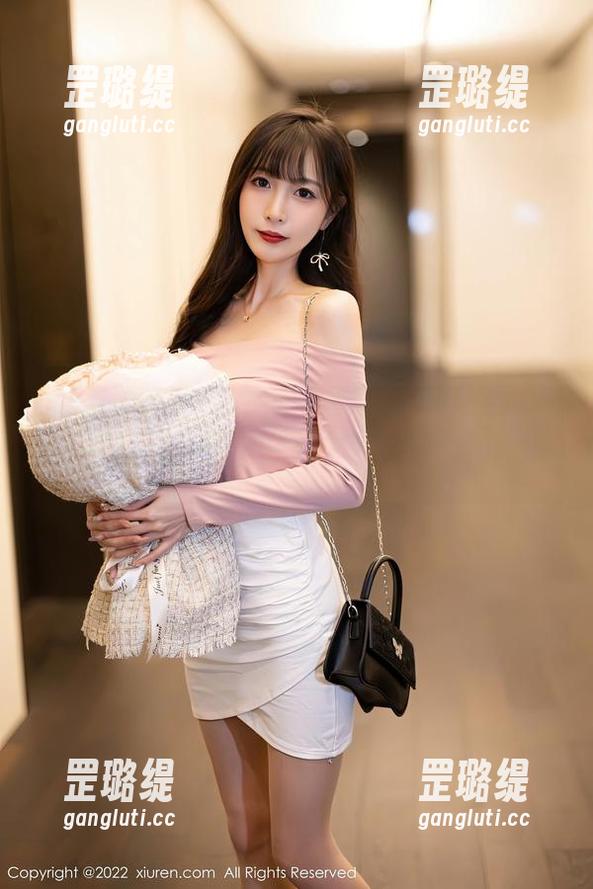秀人网 - 在安然的短裙里，渐渐失去理智的套图，是不是有点疯狂？
