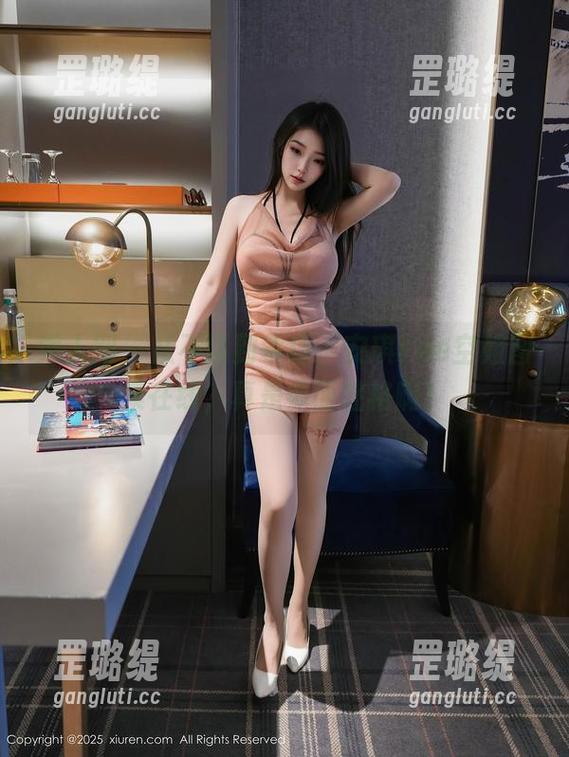 秀人网 - 从不羁到乖巧，安琪Yee空姐图集在线，真是多面性格啊！