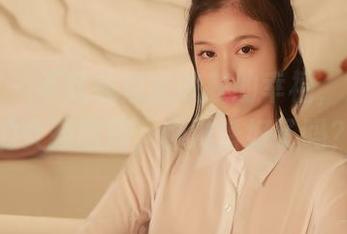 秀人网 – 不花钱也能收获的幸福，王曼柔的女孩图册，你准备好了吗？