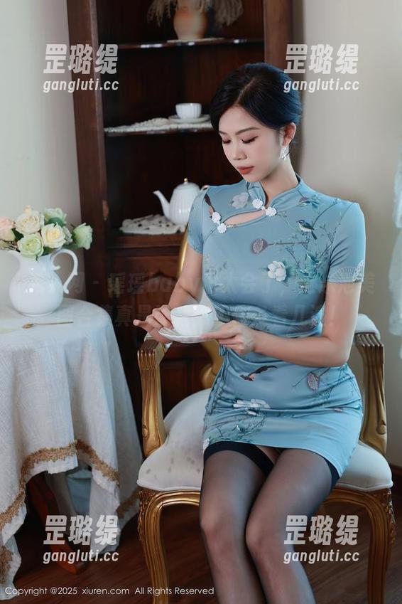 秀人网 - 瑶瑶baby也太会了，这泳池美图合集真是让我忍不住多看几遍！