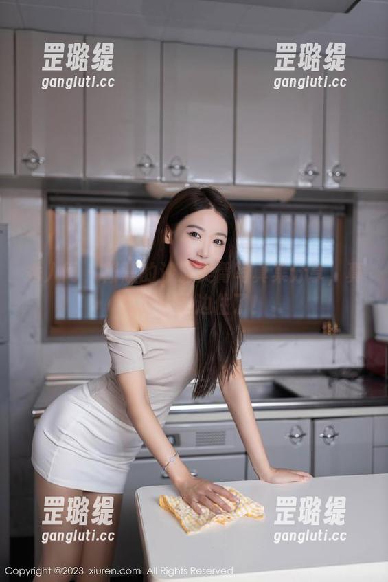秀人网 - 筱慧的沙滩美臀写真集分享，真想搬去海边住了！