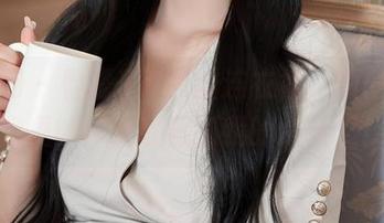 秀人网 – 看糯米NM的连衣裙，顺便把网盘里的作品收藏到我的心坎里！