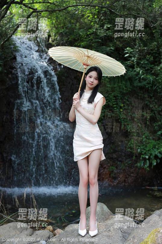 秀人网 - 雨瞳Yoyo的棉袜作品集，谁知道这简简单单的袜子竟有无限可能？