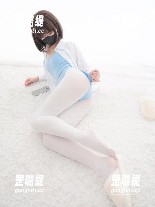 紧急企划 - 樱樱樱可，你的裸足原图真是太危险了，目光无法自拔。