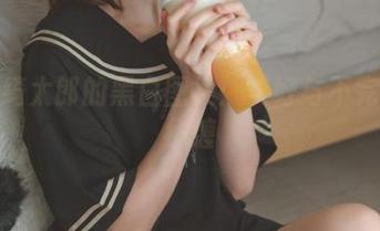 探秘绮太郎的黑白图集：美好与不完美的纠缠