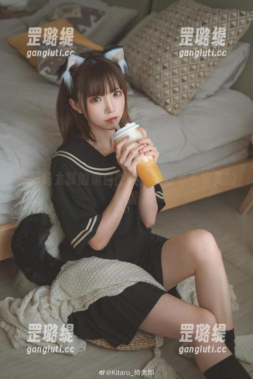 绮太郎 探秘绮太郎的黑白图集:美好与不完美的纠缠