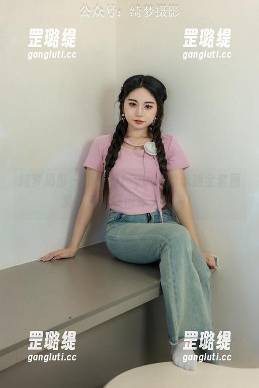 绮梦摄影-yuuu 绮梦摄影 - 别眨眼!yuuu的泳池全套图集,简直美得令人窒息!