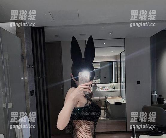 微密圈 - 脸红Dearie女王又双叒叕更新作品集了，快来一起领略这份优雅！