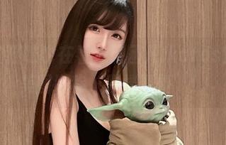 天台的猫咪也在看，腐团儿Ikaros的免费美图堪称‘顶楼撒娇’！