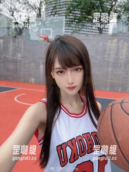 作品大揭秘：腐团儿Ikaros如何定制路人女主的养成之旅
