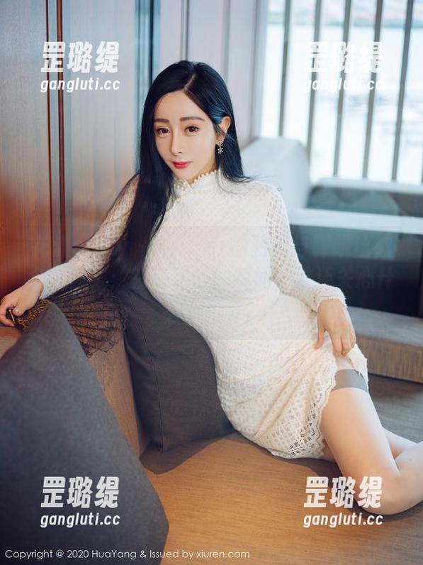 花漾show-玥儿玥er 花漾show - 玥儿玥er的豹纹与朦胧丝袜全套图集:在这绝妙的瞬间,谁还关心什么别的呢?