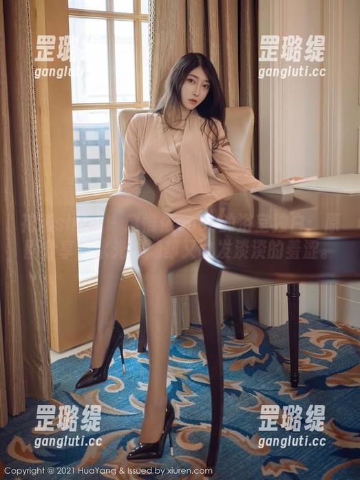 花漾show - 赵惟依coco的浴室独白：原图分享，水光潋滟却又散发淡淡的羞涩。