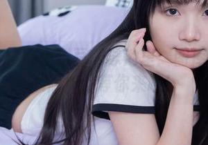 袜啵啵 – 在小甜豆的泳池里：图库里的好心情作品等你来瞧！