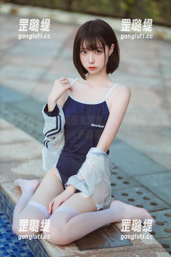 翻开许岚LAN无圣光图集，夏日的气息竟如此扑面而来