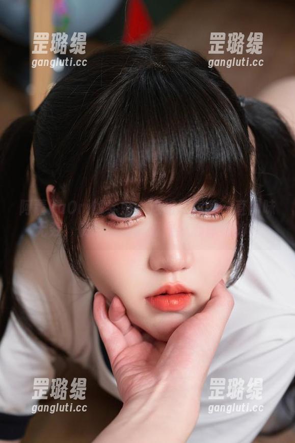 阿薰kaOri的学妹：这组原图我一直回味无穷，快更新啊，等得我心痒痒的！