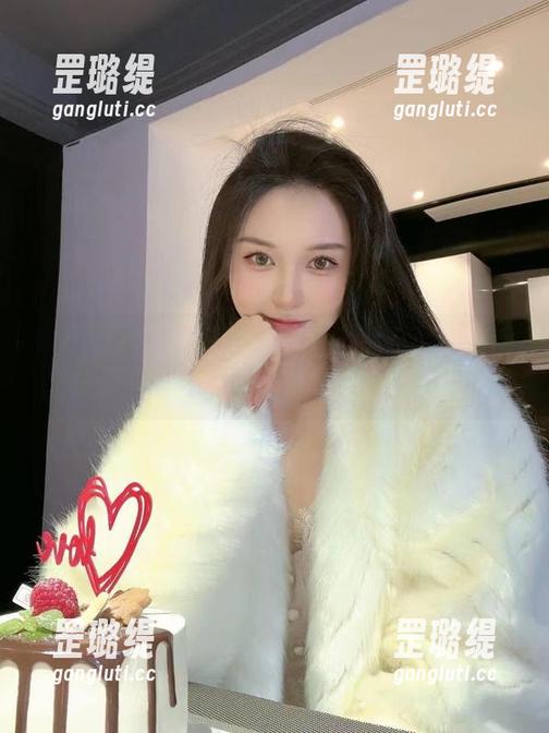 微密圈 - 图片来袭！陈大小姐黑和红的精彩瞬间，快下载！