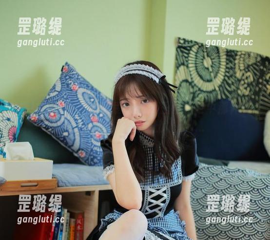 雯妹不讲道理的私房时光：三月礼包中那件粉色连体服，竟然让人想到...