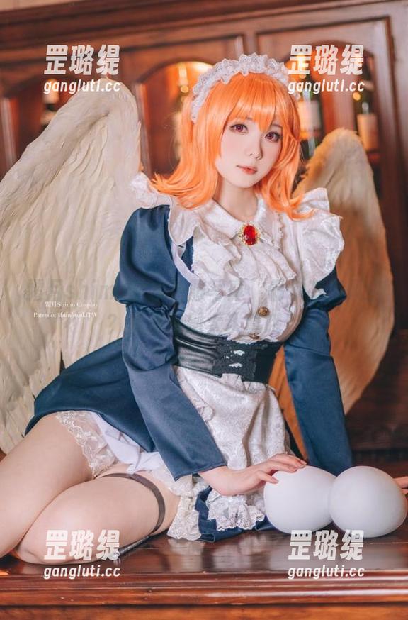 霜月shimo的水手服写真，偶尔有点风尘？观看时别太认真哦！