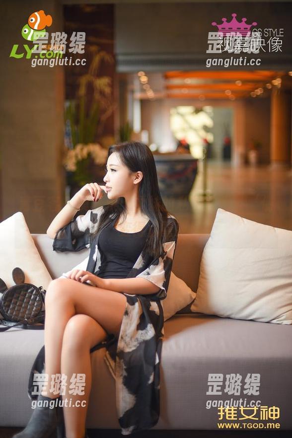 青豆客 - 莫雅淇：学妹的私拍套图，‘偶尔’变得很重要！