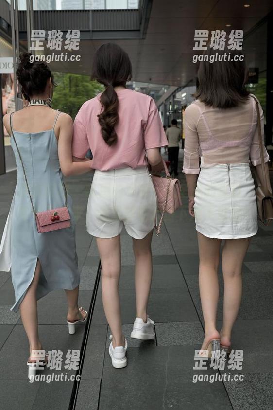 魔镜街拍 - 凯恩的写真：无圣光的夏日，雨季不再来，但我却在云层下放飞自我！