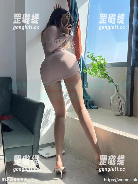 微密圈 - 下载黑饱宝的圣诞风情：网盘里藏着的不止是照片哦！
